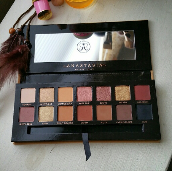 Anastasia Soft Glam Eyeshadow Palette - Picture 2 of 8